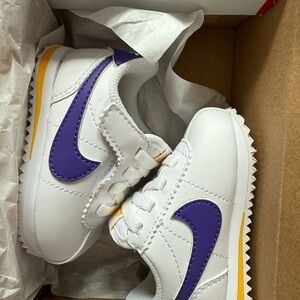 Nike White and Purple Sneakers Classic Design